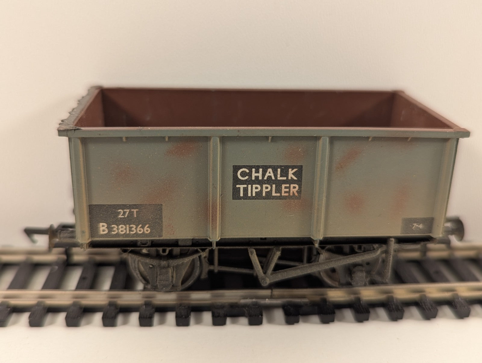Bachmann Branchline 37-278A 27-Ton Steel Chalk Tippler Wagon – OO Gauge