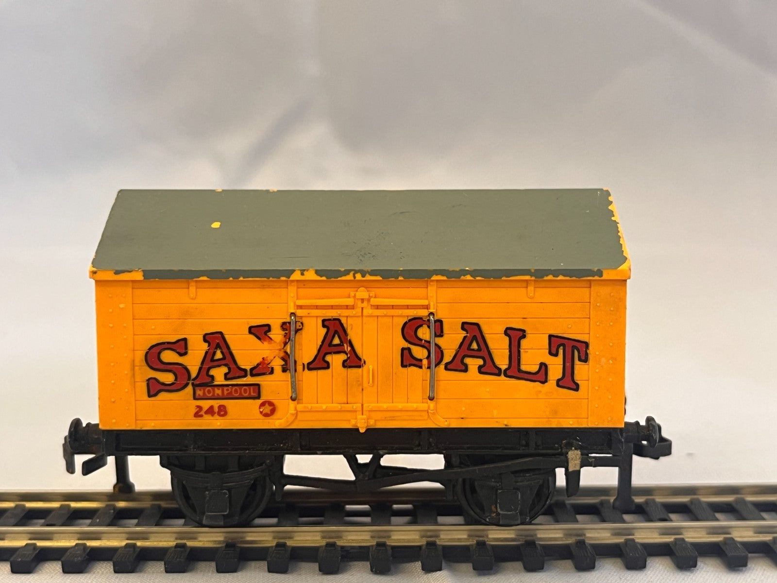 Hornby Dublo 4665 OO Gauge Saxa Salt Wagon