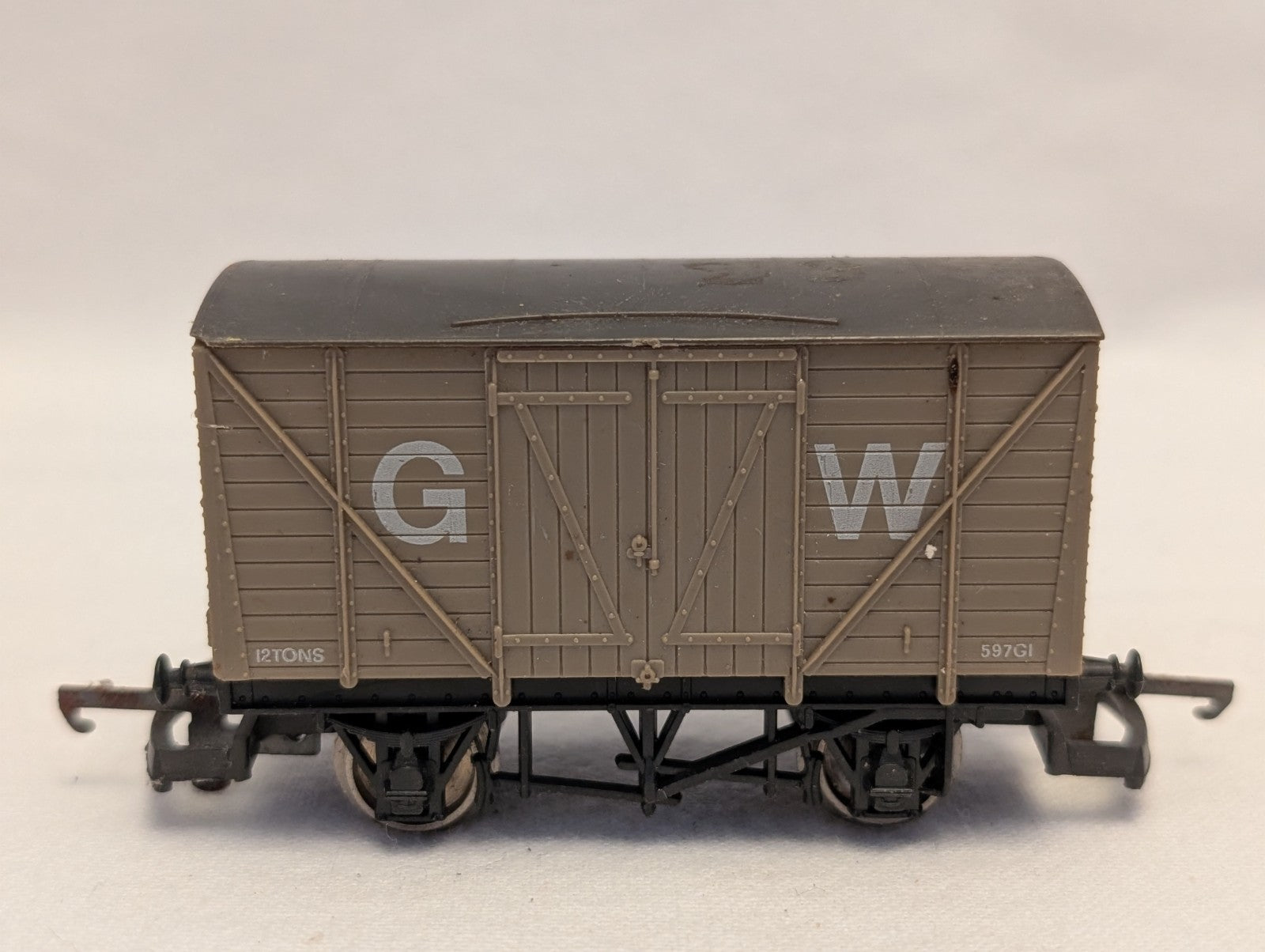 Lima OO Gauge GWR 12 Ton Ventilated Goods Van Goods Wagon