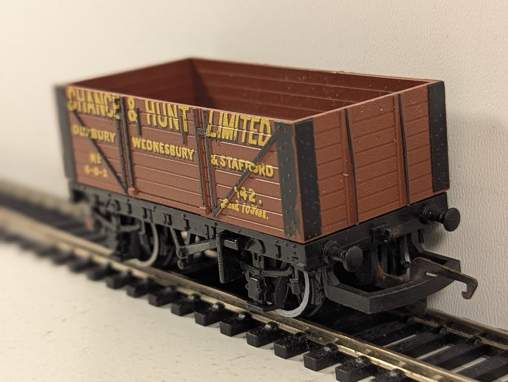 Hornby OO Gauge Chance & Hunt 5-Plank Wagon Goods Wagon 142 R6152
