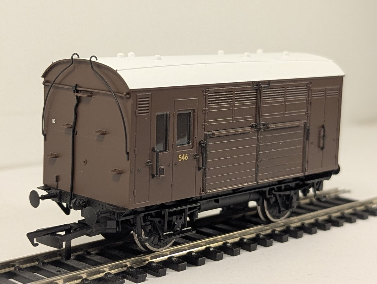 Hornby OO Gauge GWR Horse Box Goods Wagon 546 GWR Brown R6507A