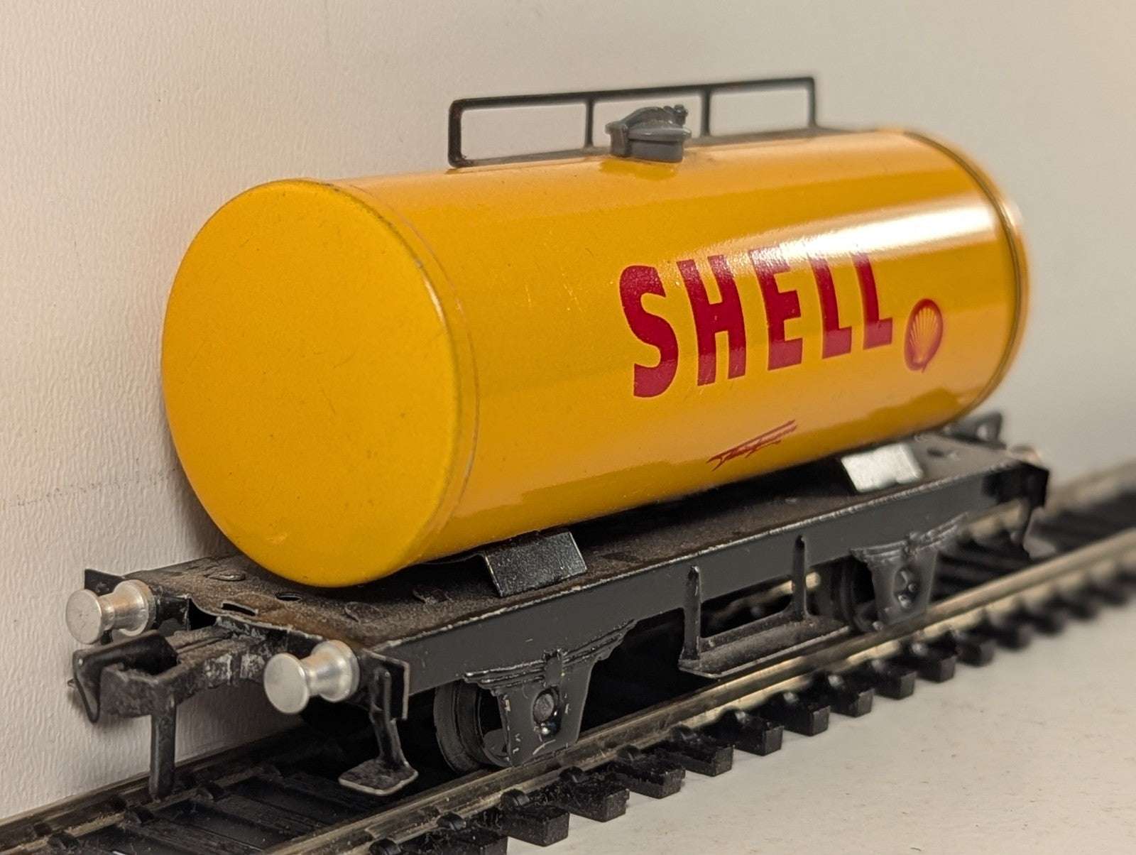 Fleischmann 5031 HO Gauge Shell Tanker Wagon