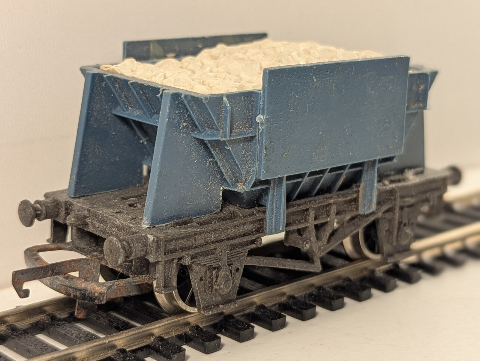 Wrenn 21 Ton Hopper Wagon OO Gauge - Missing Decals