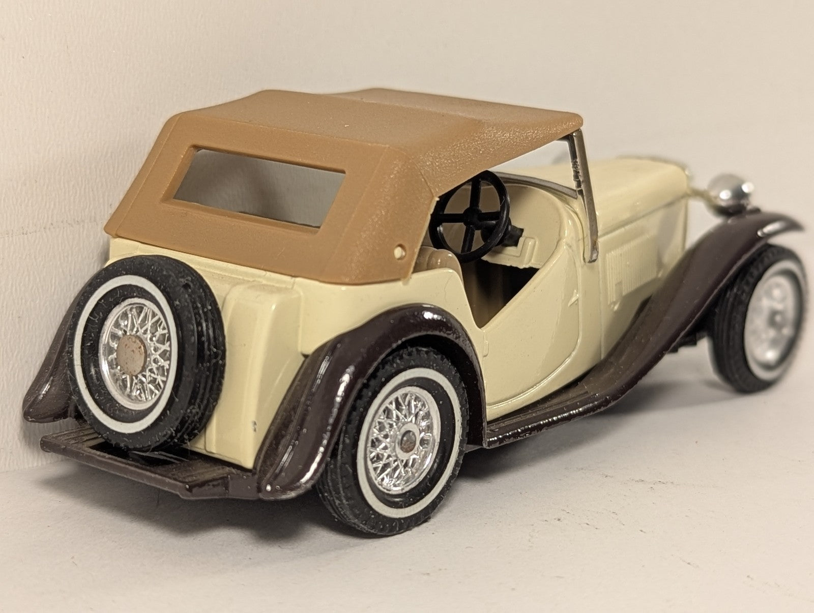 Matchbox 1945 MG TC Die-cast Model Car Cream and Brown Y-8