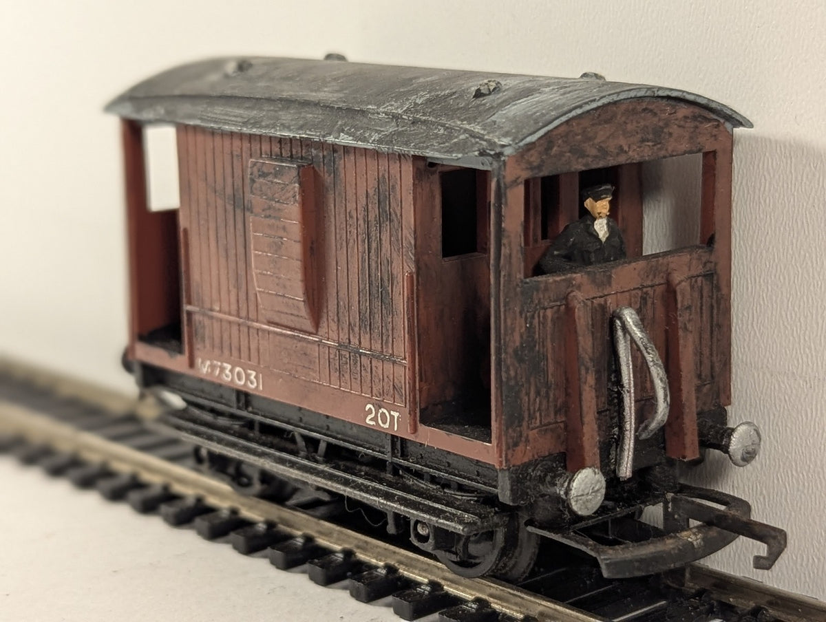 Tri-ang OO Gauge 20 Ton Brake Van M73031 BR Bauxite R16