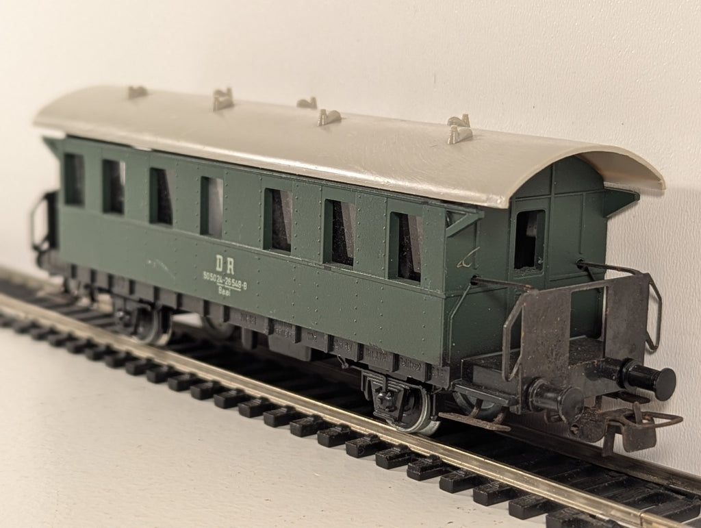 Piko HO Gauge Deutsche Reichsbahn Passenger Car Green