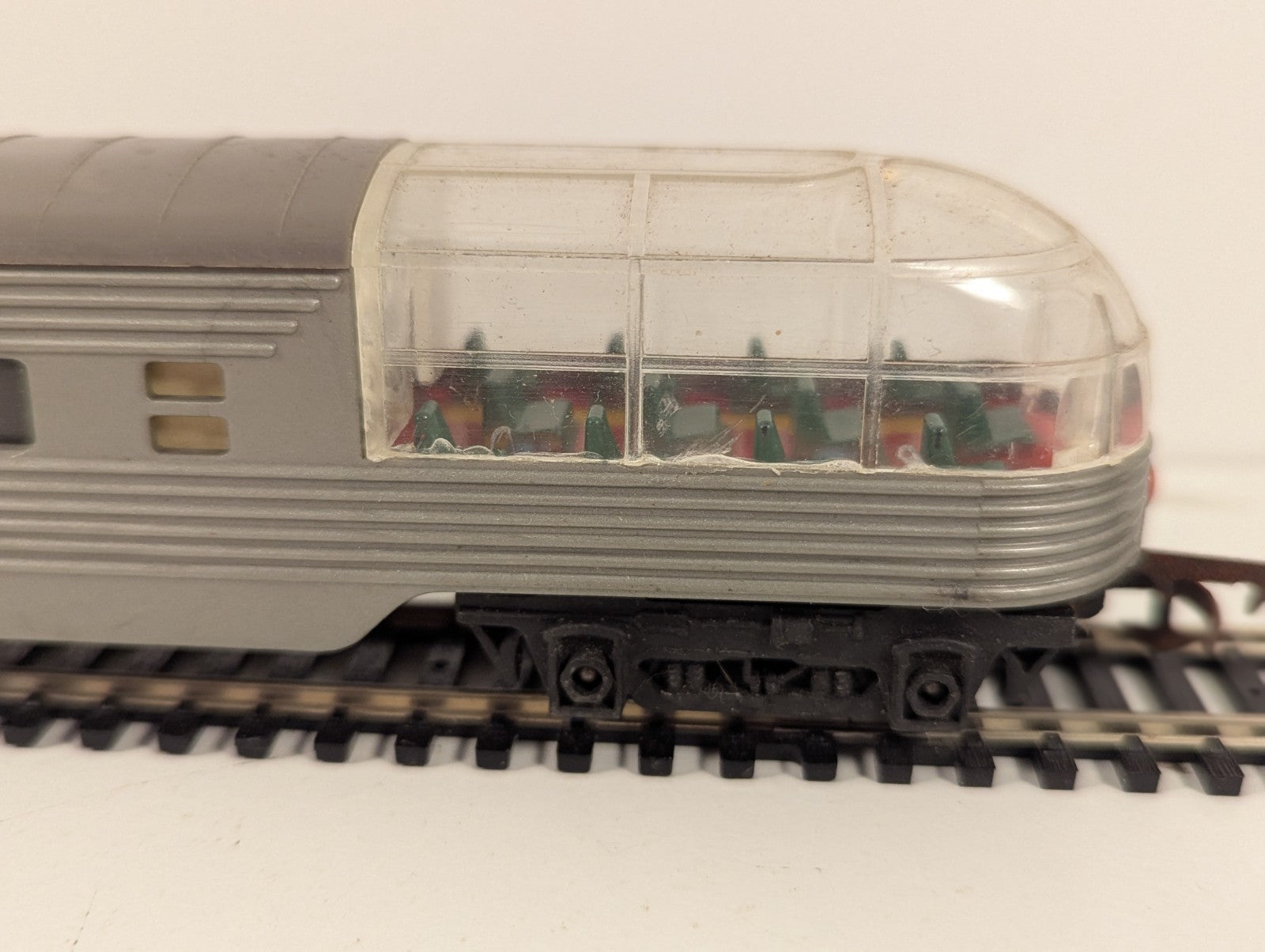 Tri-ang OO Gauge R125 Transcontinental Observation Car