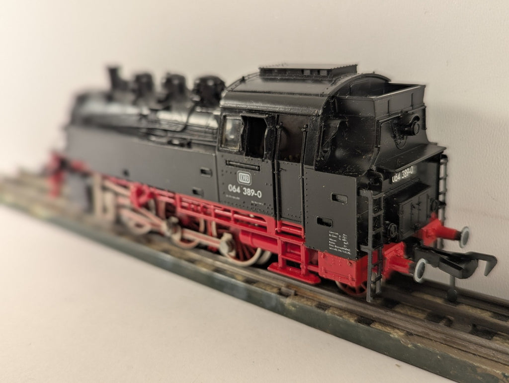 Fleischmann HO Gauge DB Class 064 Tank Locomotive Steam Locomotive 064 389-0