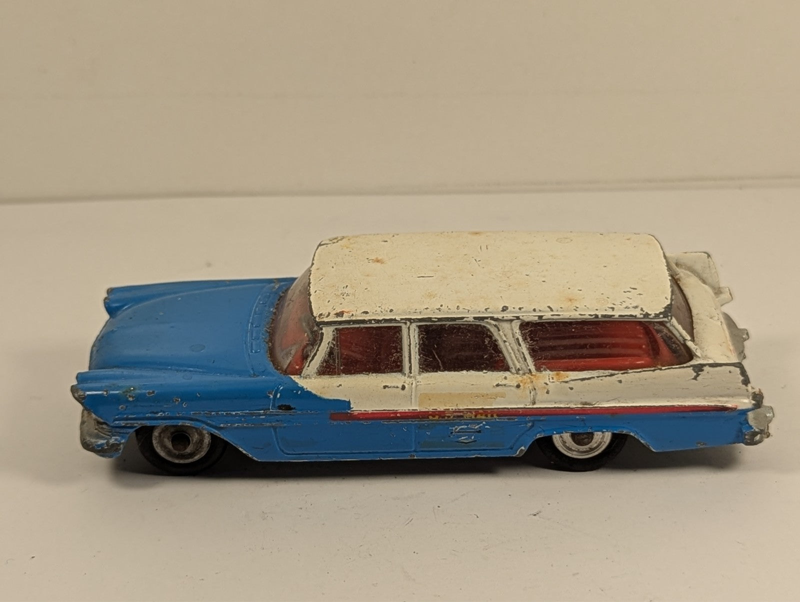 Corgi Toys 443 Plymouth Sports Suburban U.S. Mail car 1:43 Scale - Chipped Paint