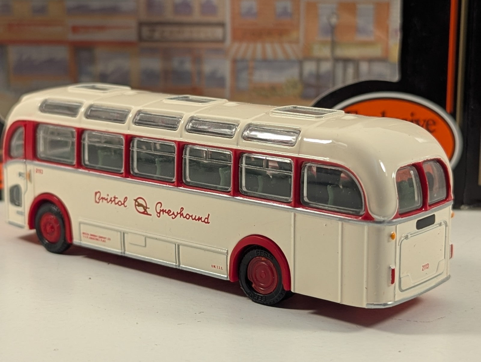 Exclusive First Editions 16201 OO Gauge Bristol MW BristolGreyhoundCoach - Boxed
