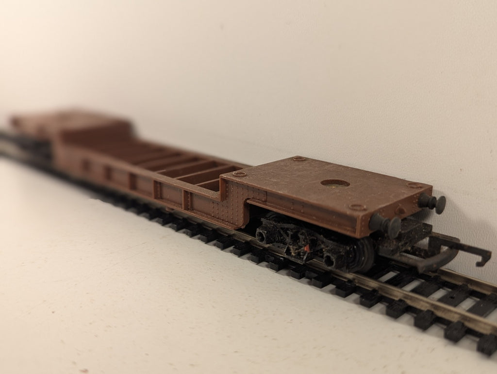 Tri-ang R118 OO Gauge Bogie Well Wagon BR Brown 41913