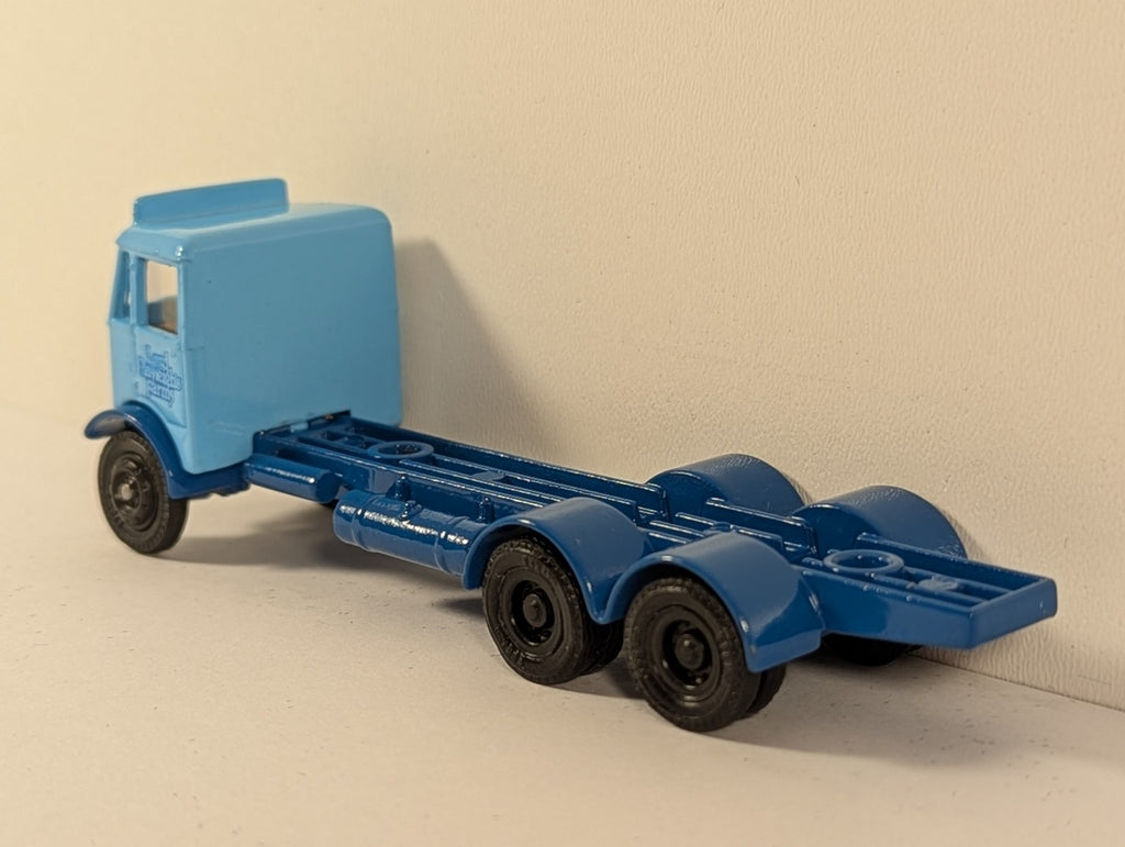 Exclusive First Editions (EFE) AEC Mammoth Major 6-Wheel Rigid Chassis – 1:76