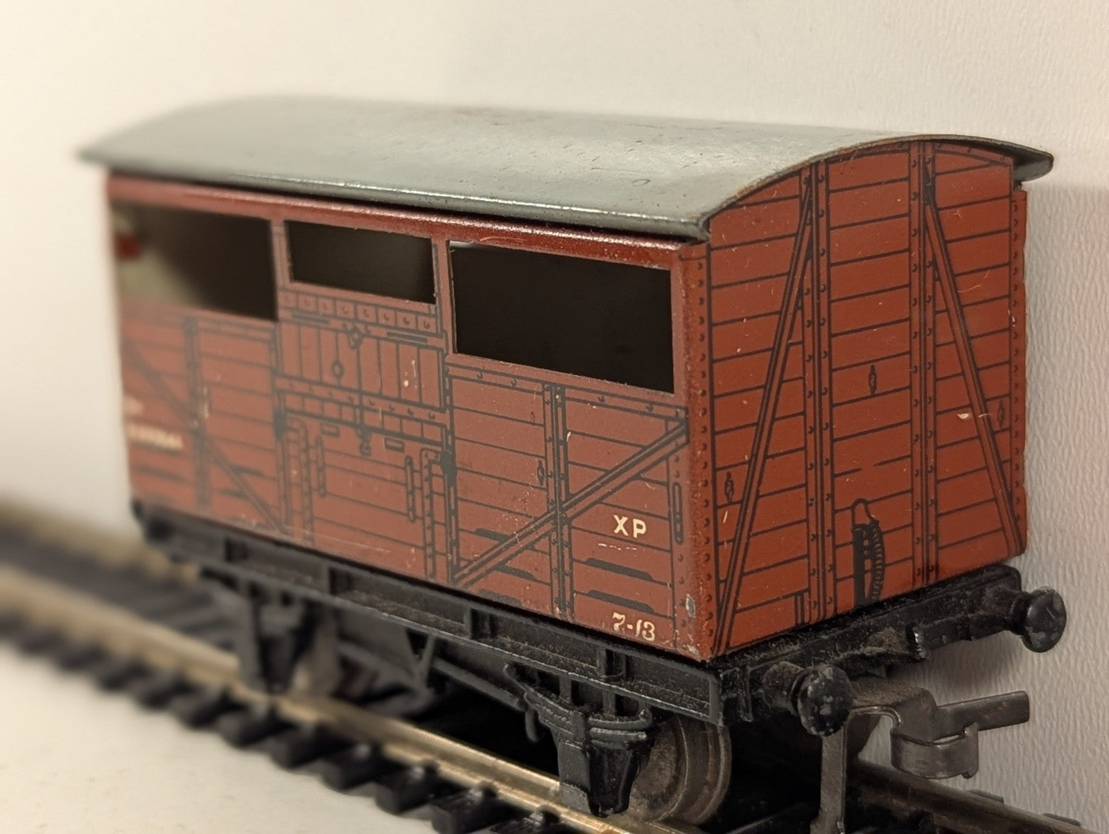 Hornby Dublo 8 Ton Cattle Wagon Brown OO Gauge - Boxed