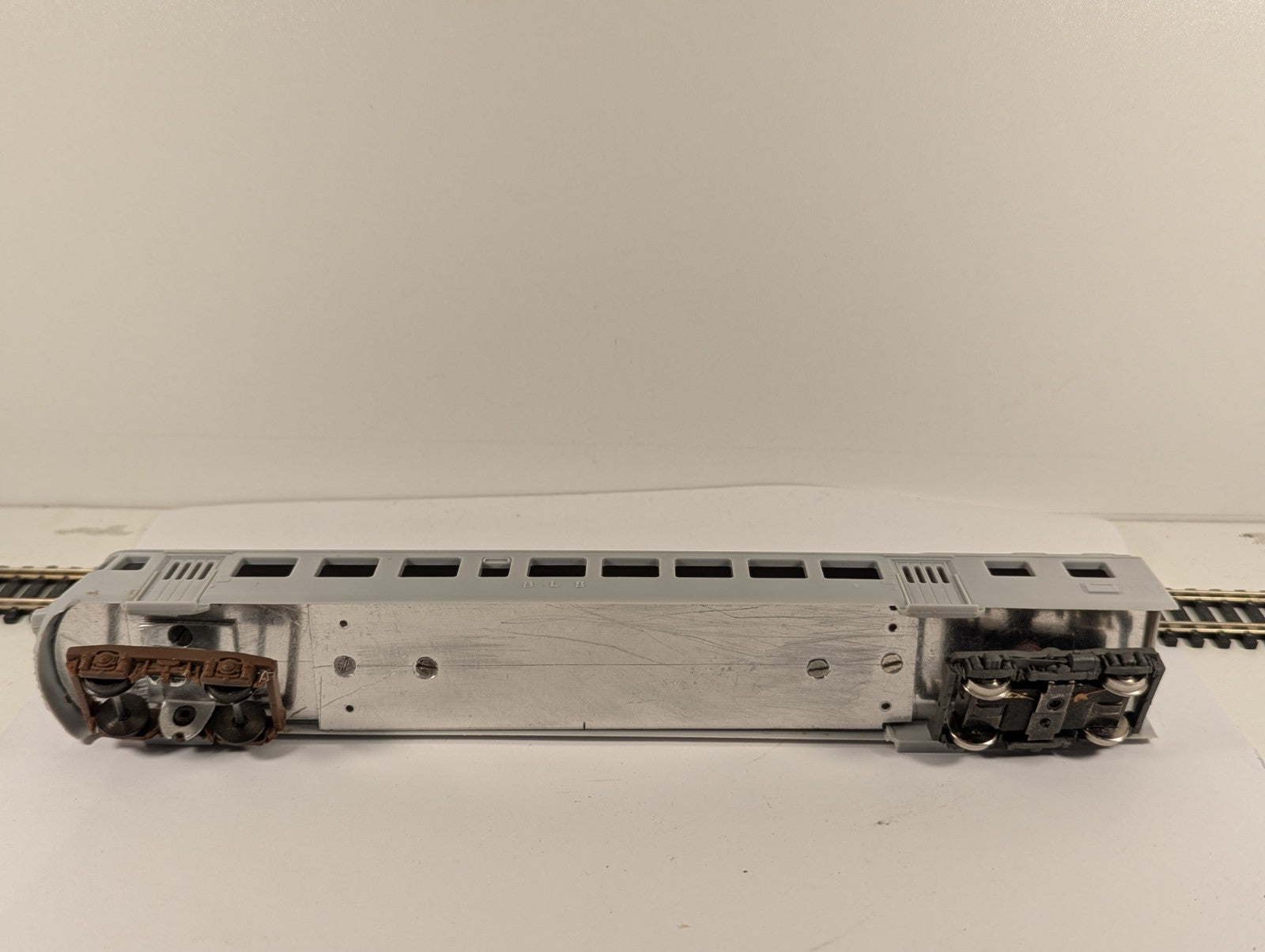 Piko OO Gauge Blue Arrow UnPowered M/C Set Boxed Unpainted