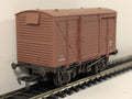 Airfix OO Gauge BR 12T Ventilated Van Goods Wagon B751707 BR Bauxite 54313
