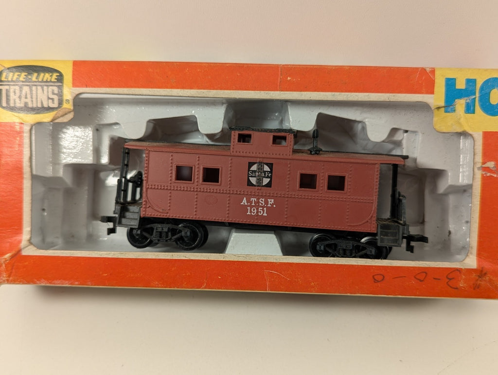 Life-Like HO Santa Fe ATSF 1951 Cupola Caboose