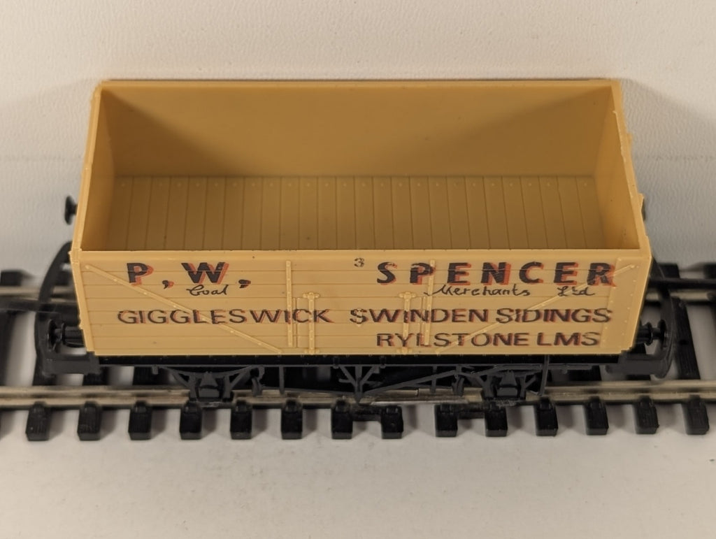 Lima OO Gauge P.W. Spencer 5-Plank Open Wagon Goods Wagon 3 P.W. Spencer Yellow