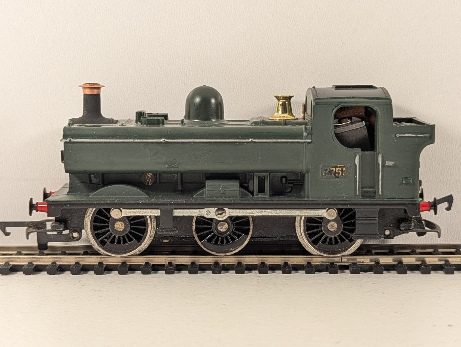 Tri-ang Hornby R300A GWR Class 57xx Pannier Tank Locomotive