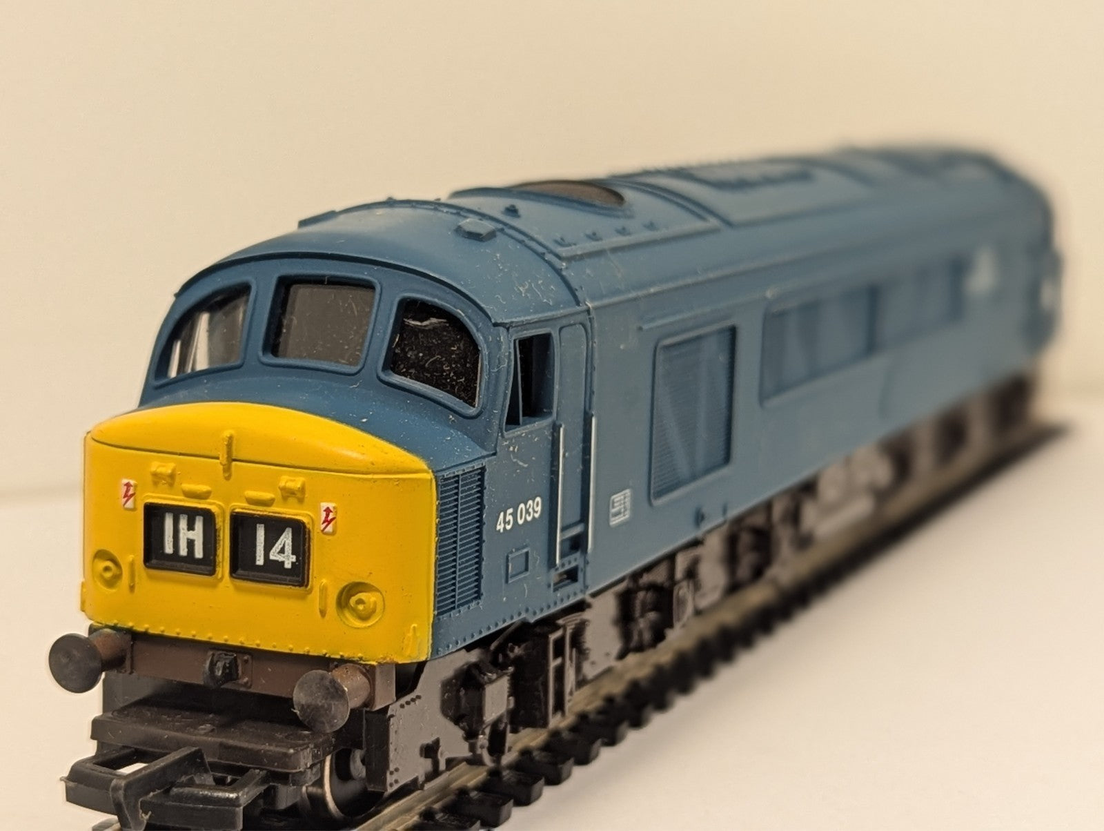 Mainline Railways Class 45 "The Manchester Regiment" BR Blue Diesel Locomotive