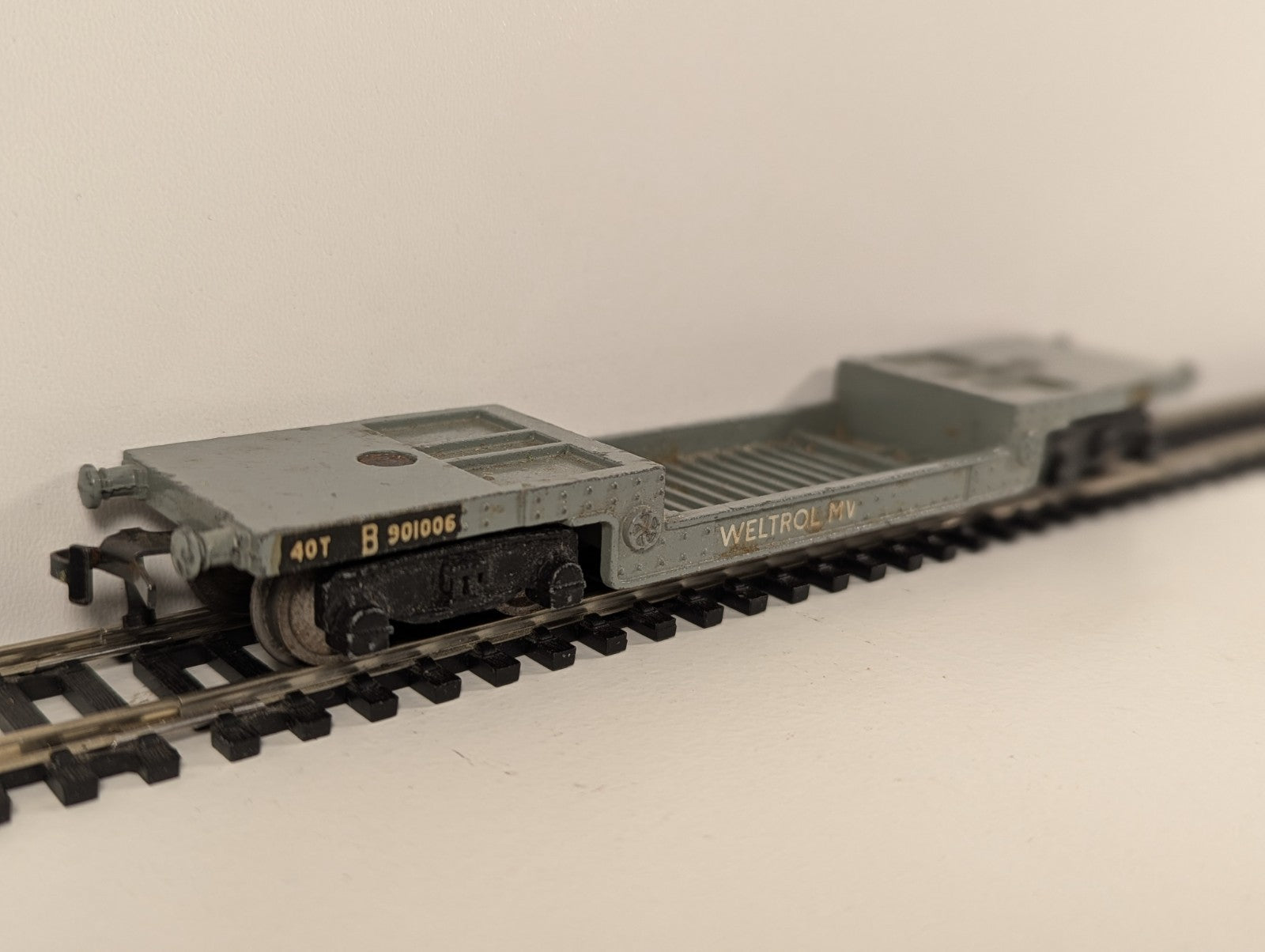 Hornby Dublo 40-Ton Bogie Well Wagon