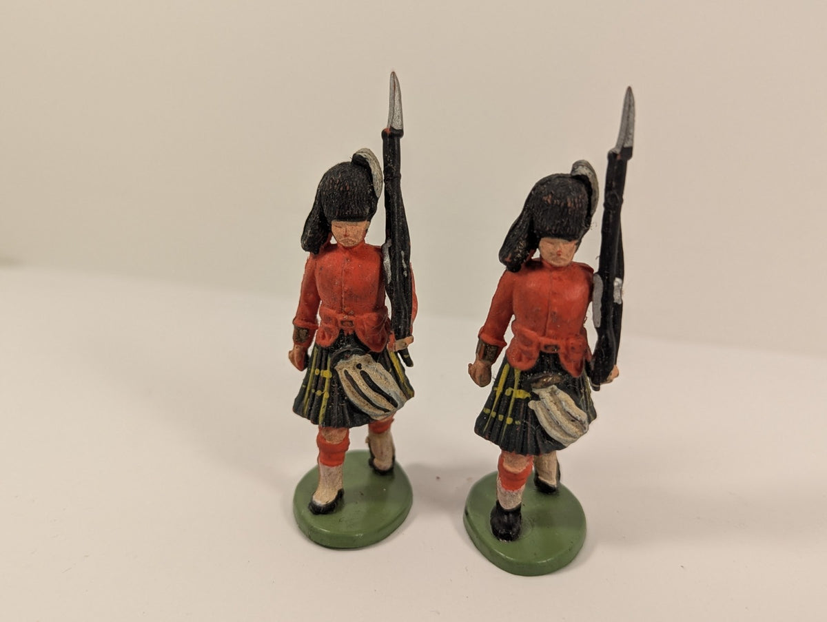 Britains Toy Soldiers “The Gordon Highlanders” Plastic Figures