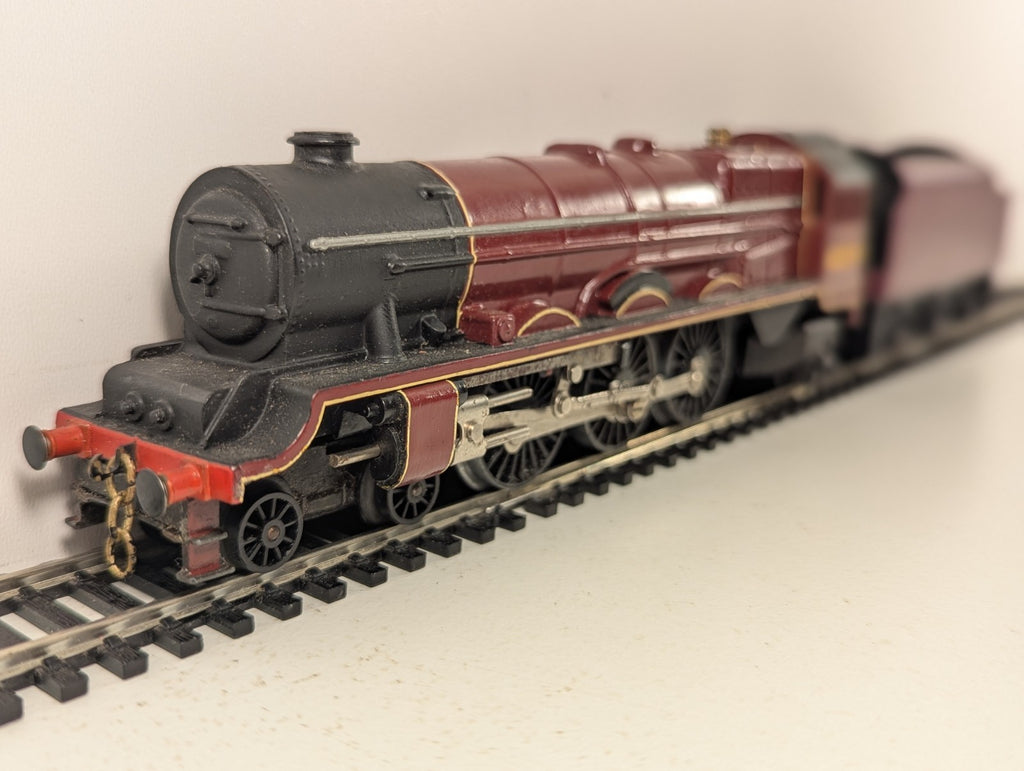 Tri-ang OO Gauge Princess Royal Class Steam Locomotive 6200 LMS Maroon