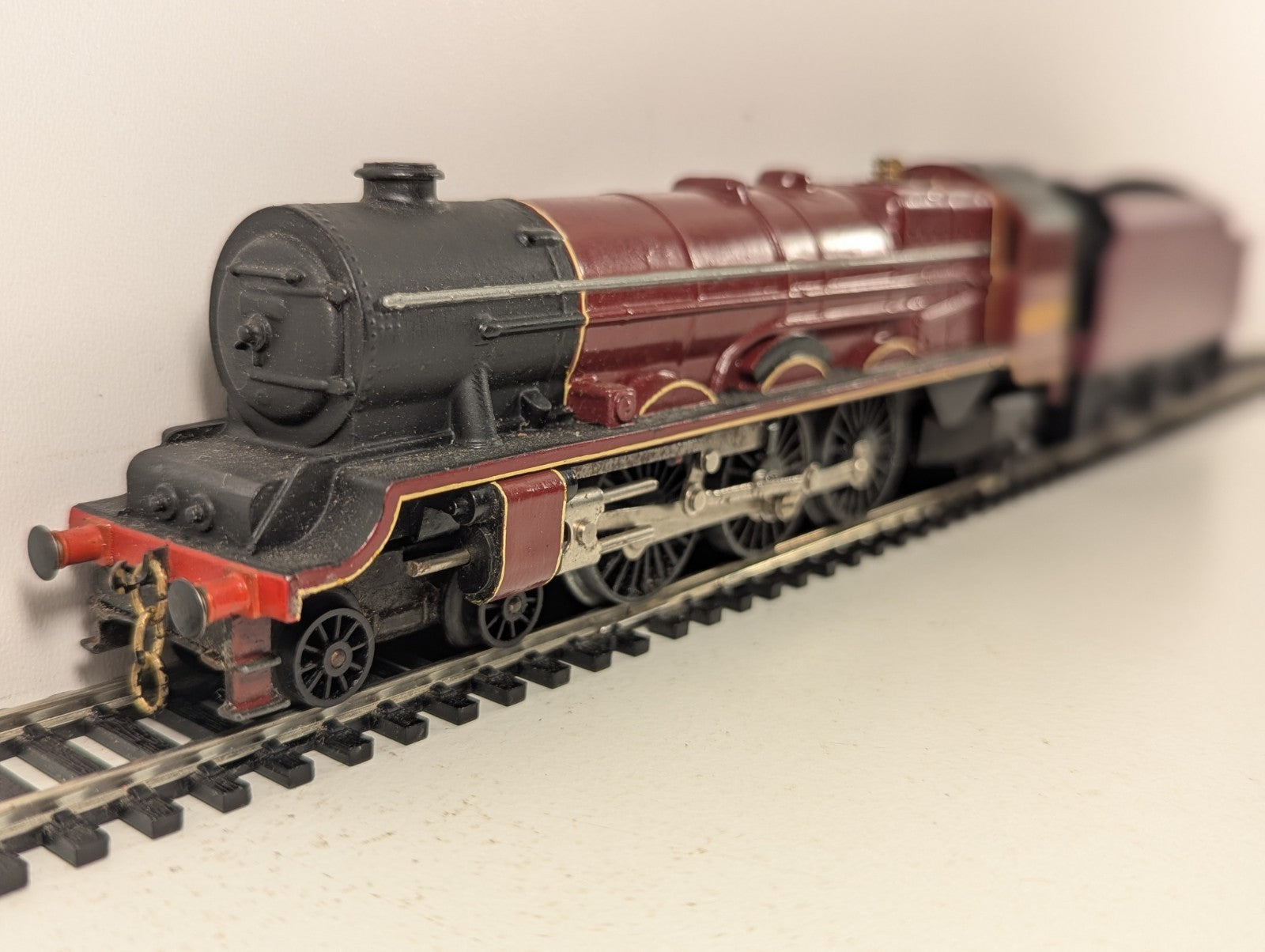 Tri-ang OO Gauge Princess Royal Class Steam Locomotive 6200 LMS Maroon
