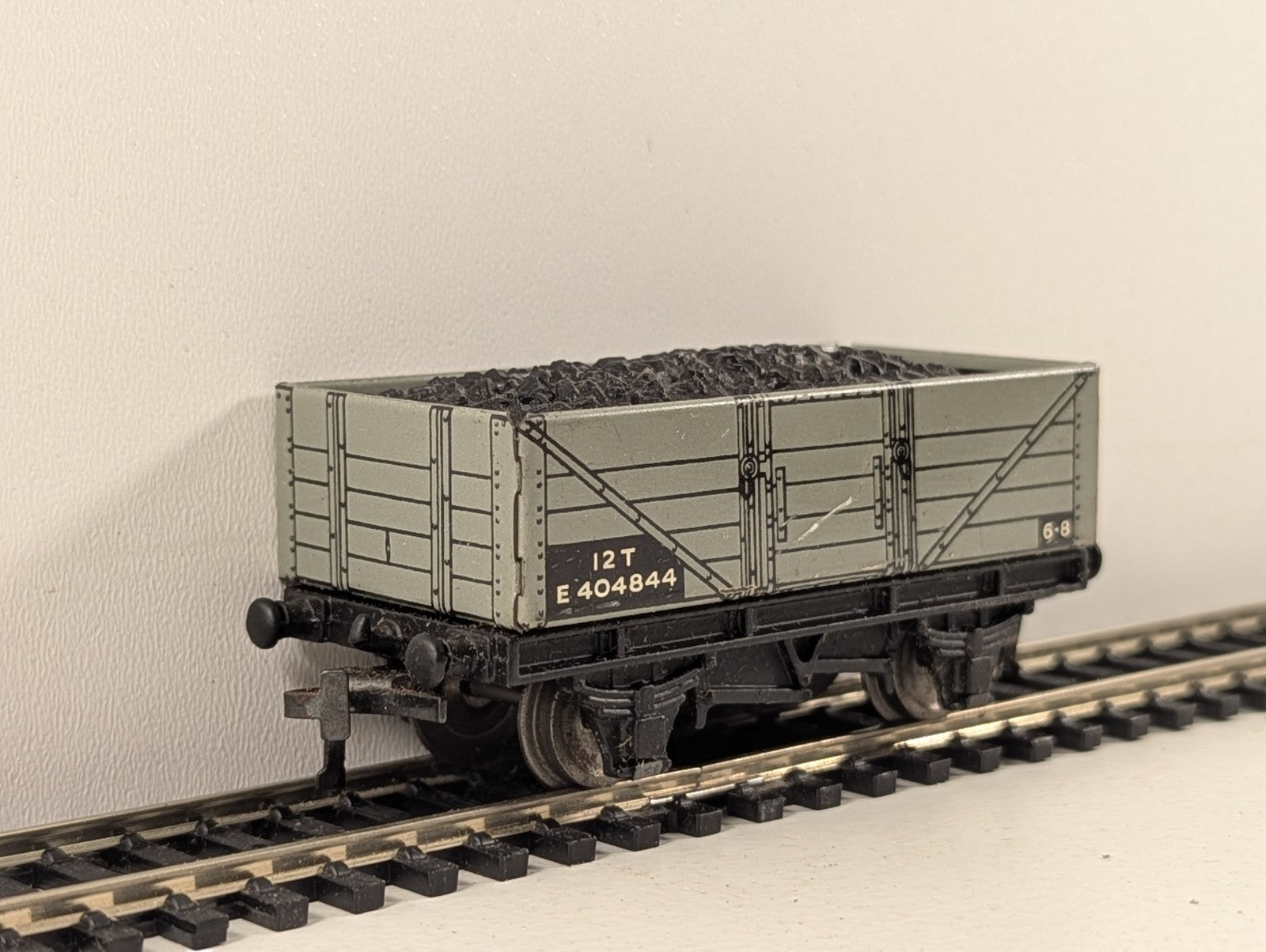 Hornby Dublo OO Gauge D1 5-Plank Coal Wagon with Coal Load - Boxed