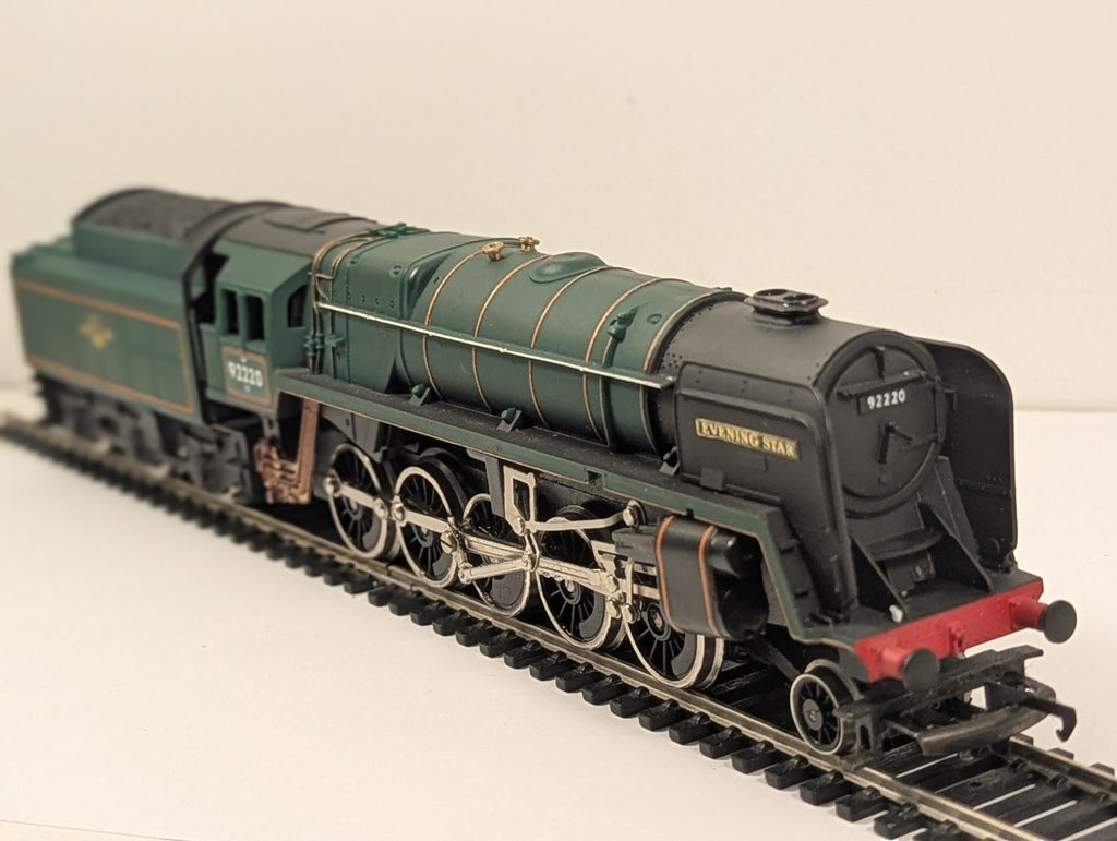 Hornby Railways OO Gauge Class 9F 'Evening Star' Steam Locomotive 92220 BR Green