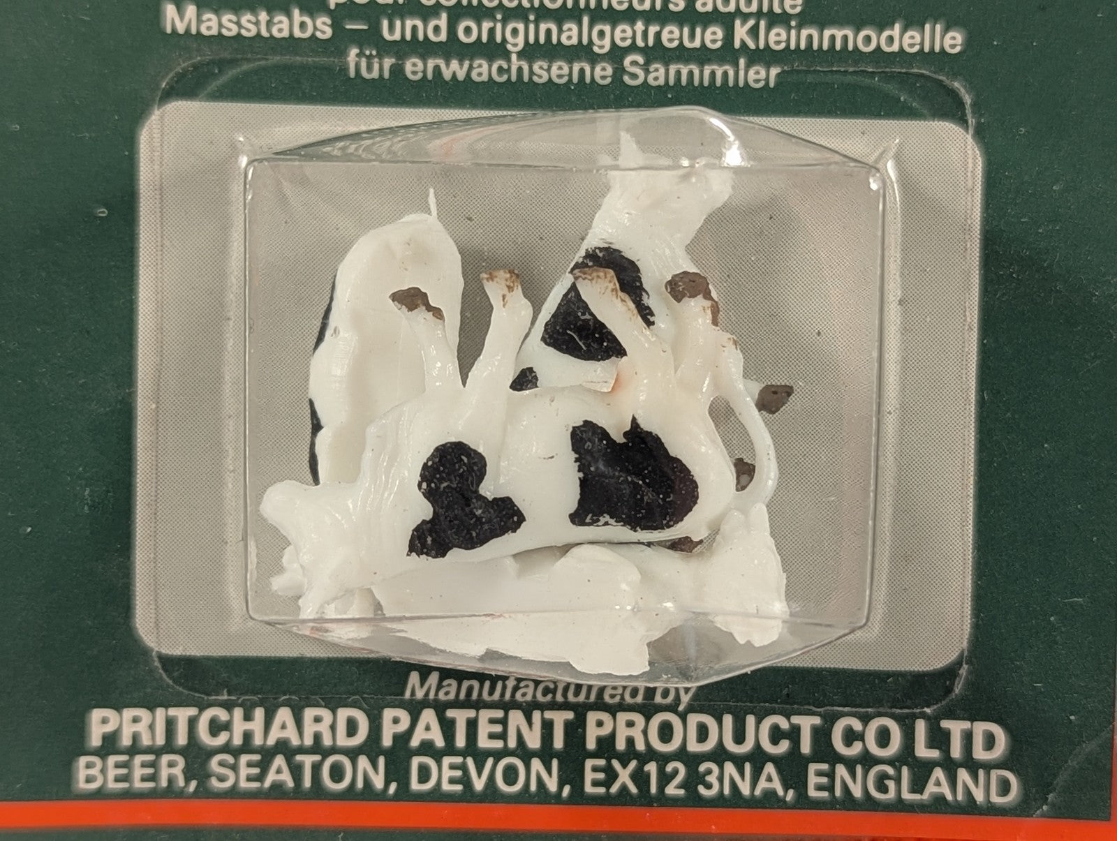 Model Scene HO/OO Cows Scenic Accessories Friesian 5100