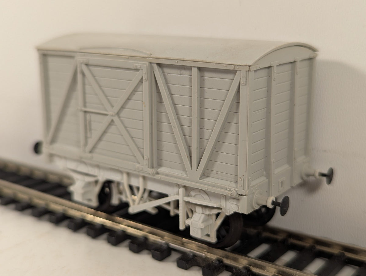 Slater's Plastikard OO Gauge Midland Railway 8 Ton Covered Van (Diagram 244)