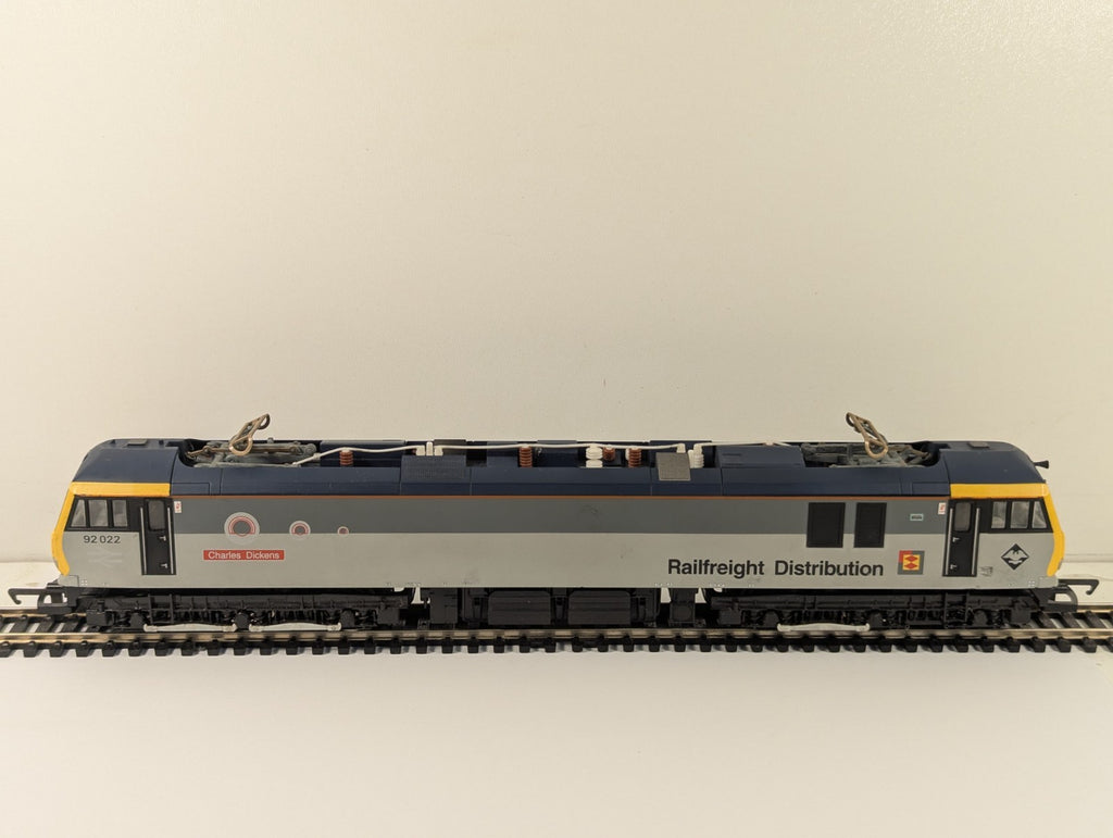Hornby OO Gauge Class 92 Electric Locomotive Charles Dickens