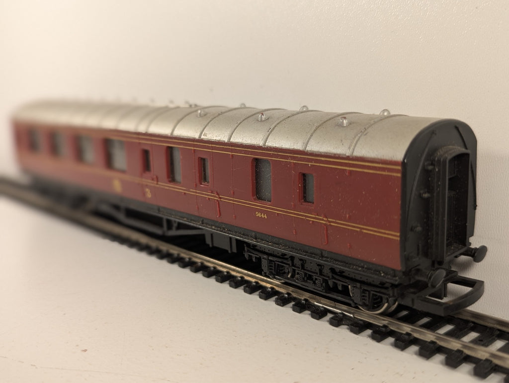 Hornby OO Gauge LMS Brake Third Coach