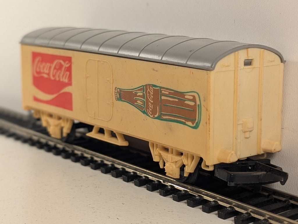 Lima OO Gauge Coca-Cola Box Van Goods Wagon
