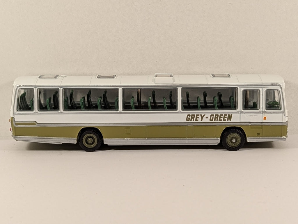 EFE Plaxton Coach – Tottenham to Manchester – British Bus Model