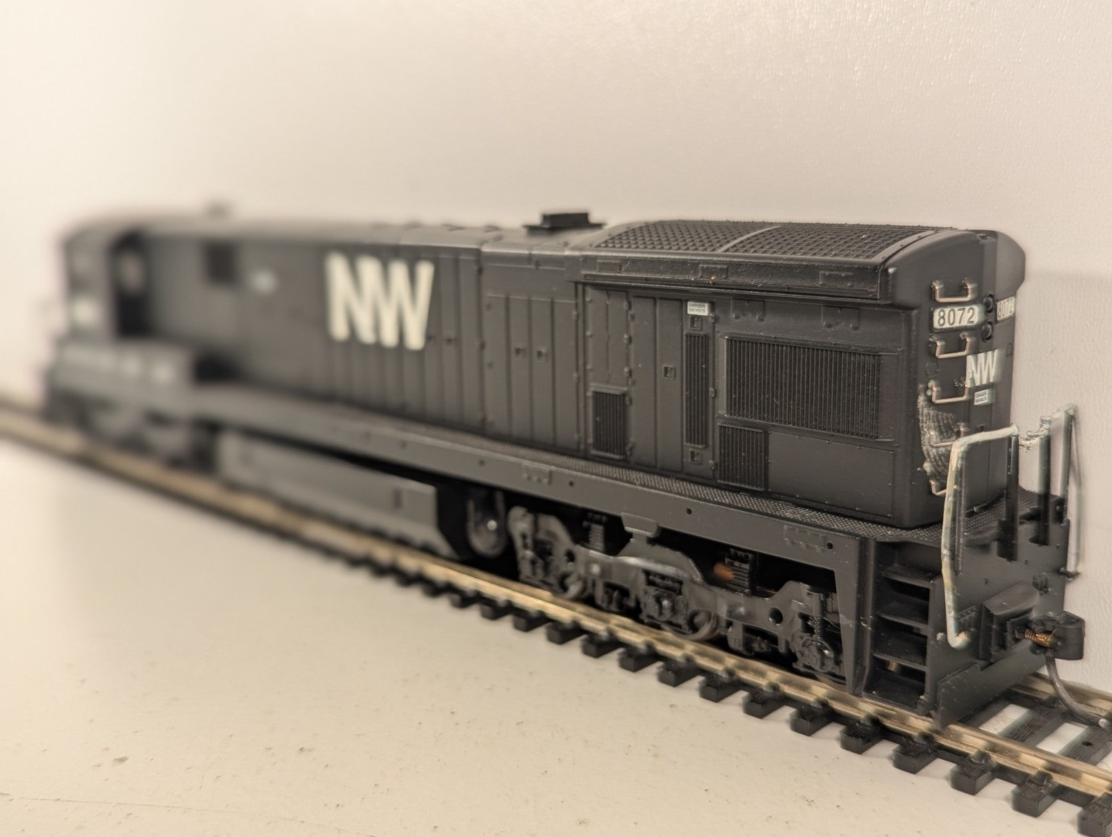Atlas HO Scale GE C30-7 Diesel Locomotive 8072 Norfolk & Western (Black) 8616