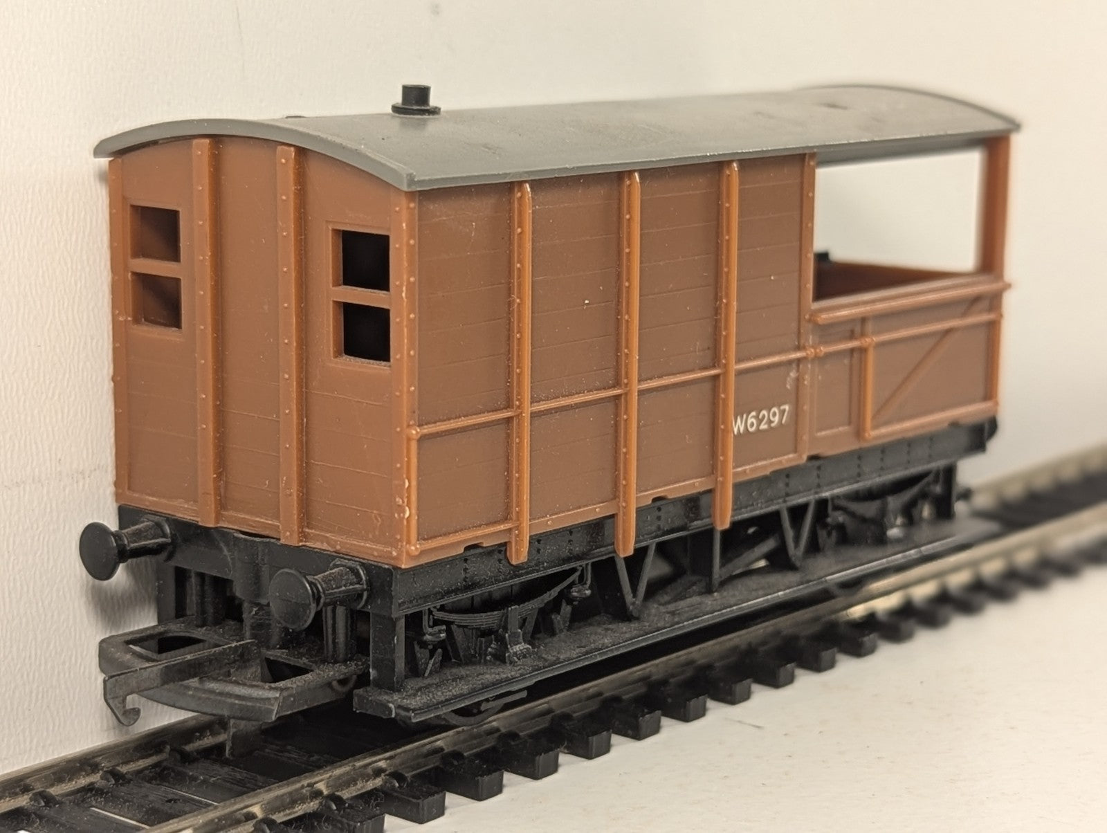 Tri-ang OO Gauge GWR Toad Brake Van Goods Wagon W6297 BR WR Brown