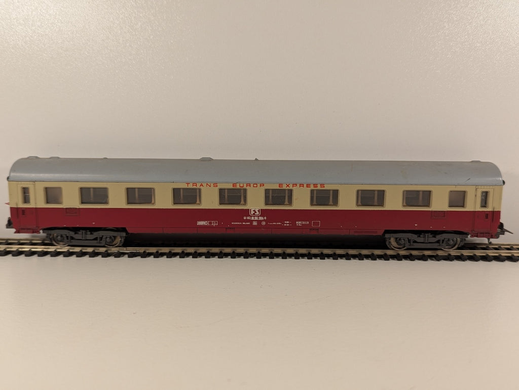 Roco 4294 Bm 2nd Class Passenger Coach – DB – No. 51 80 22-30