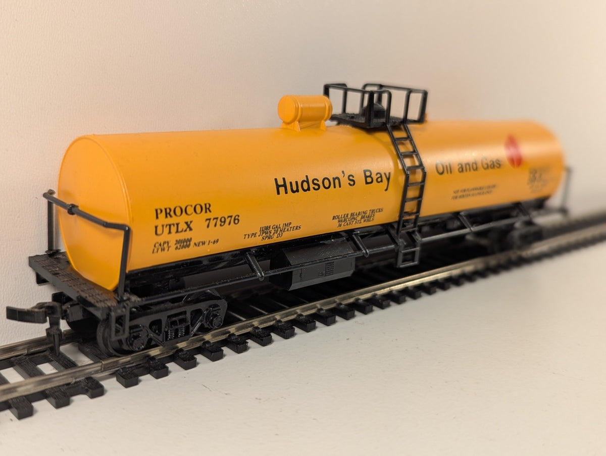 Life-Like HO Gauge Hudson’s Bay Oil & Gas Tank Wagon