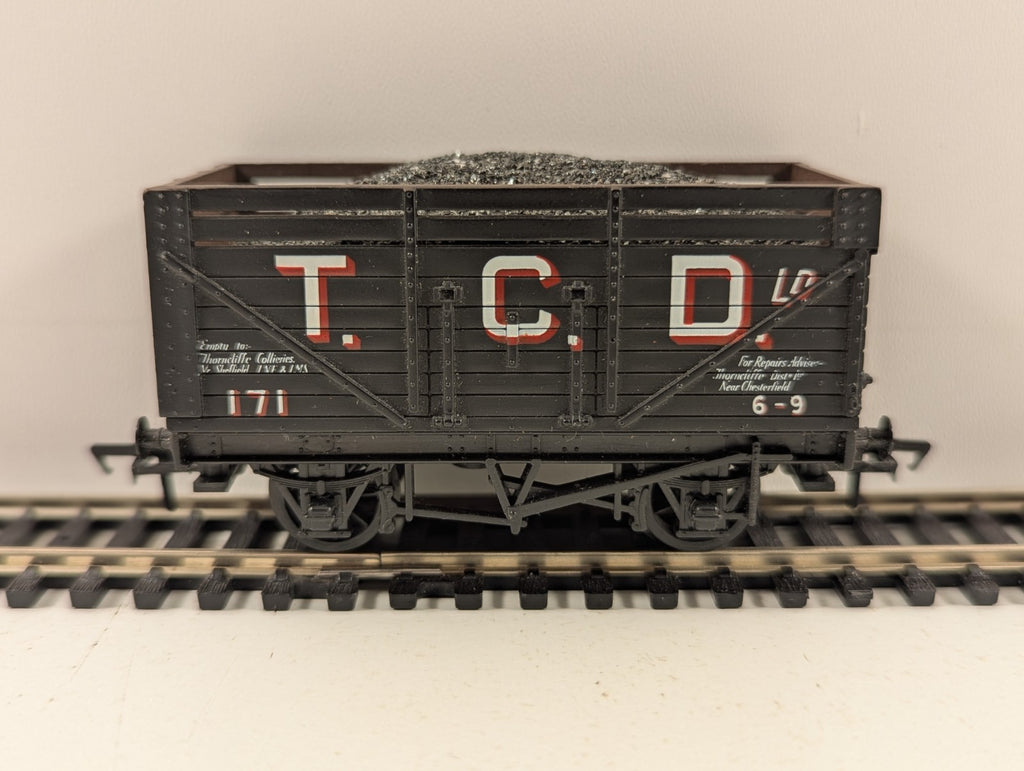 Mainline OO Gauge 37-158 12T Coke Wagon TCD Livery