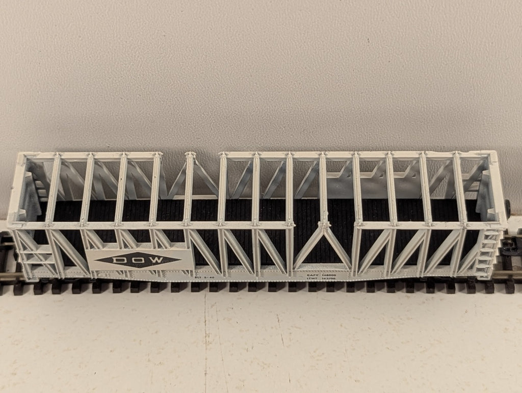 Trix N Gauge 70-Ton DOW Chemical Company Flat Beam Container Car