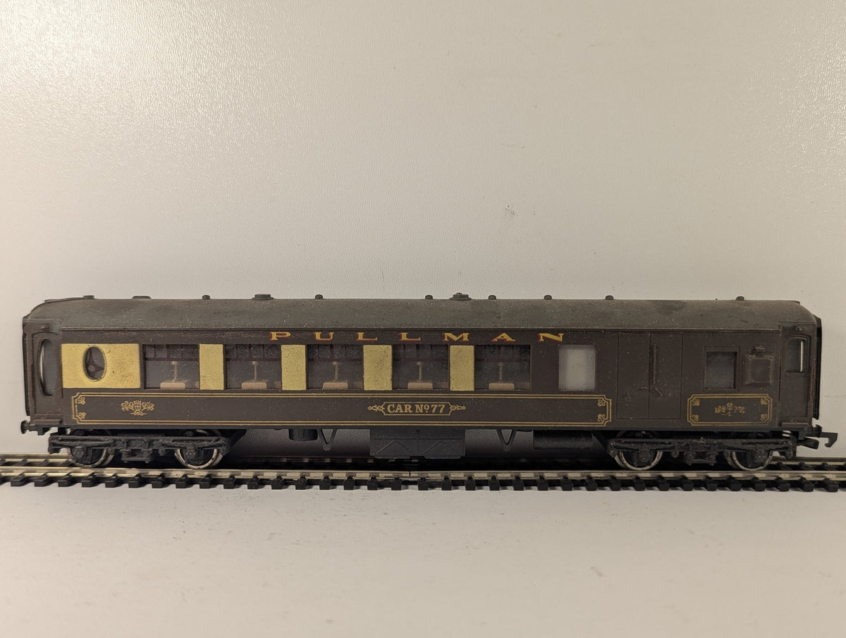 Wrenn OO Gauge Pullman Car No. 77 Passenger Coach Car No 77