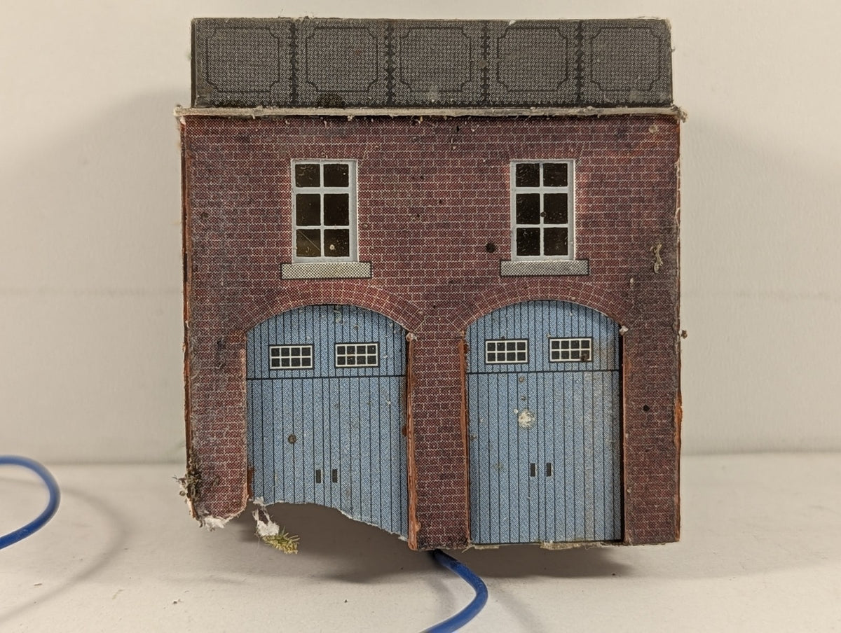 Metcalfe N Gauge Fire Station Building Red Brick with lights
