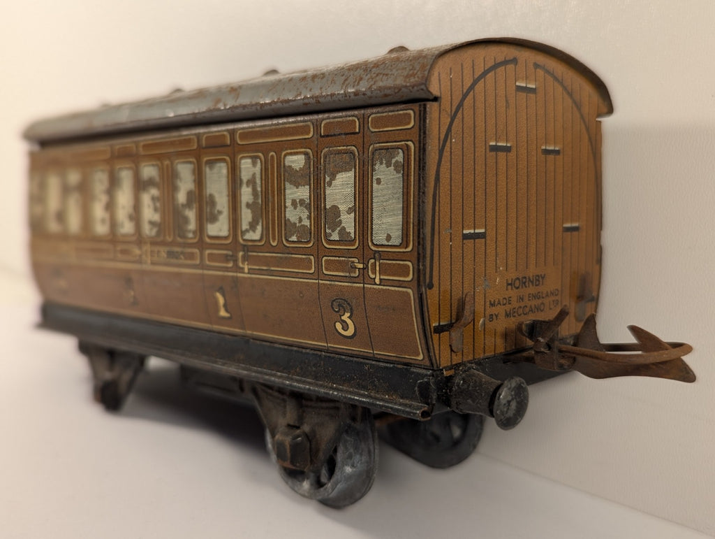 Hornby O Gauge LNER Teak 4-Wheel Coach