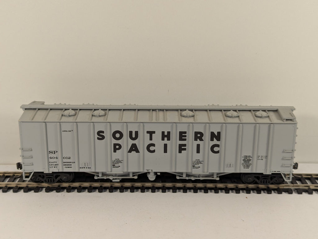 Roundhouse Products HO Gauge Southern Pacific Grey Covered Hopper Boxed