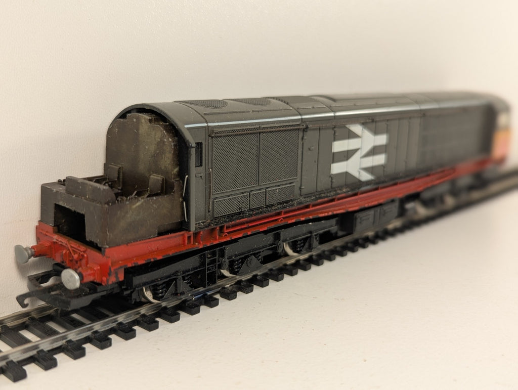 Hornby OO Gauge BR Class 58 Bassetlaw Railfreight Poor Runner
