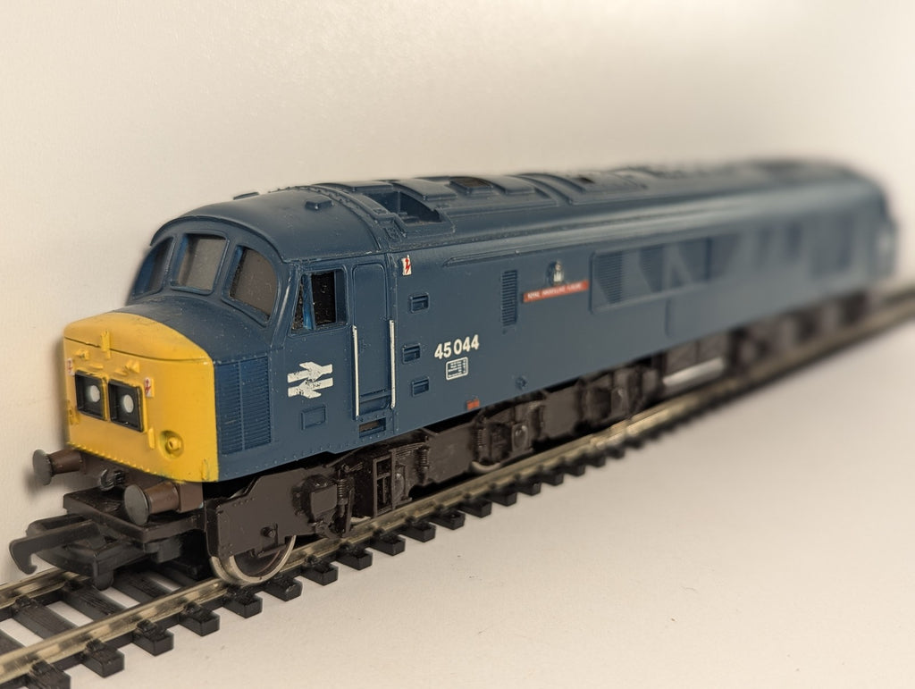 Mainline OO Gauge Class 45 'Royal Inniskilling Fusilier' Diesel Locomotive 45044