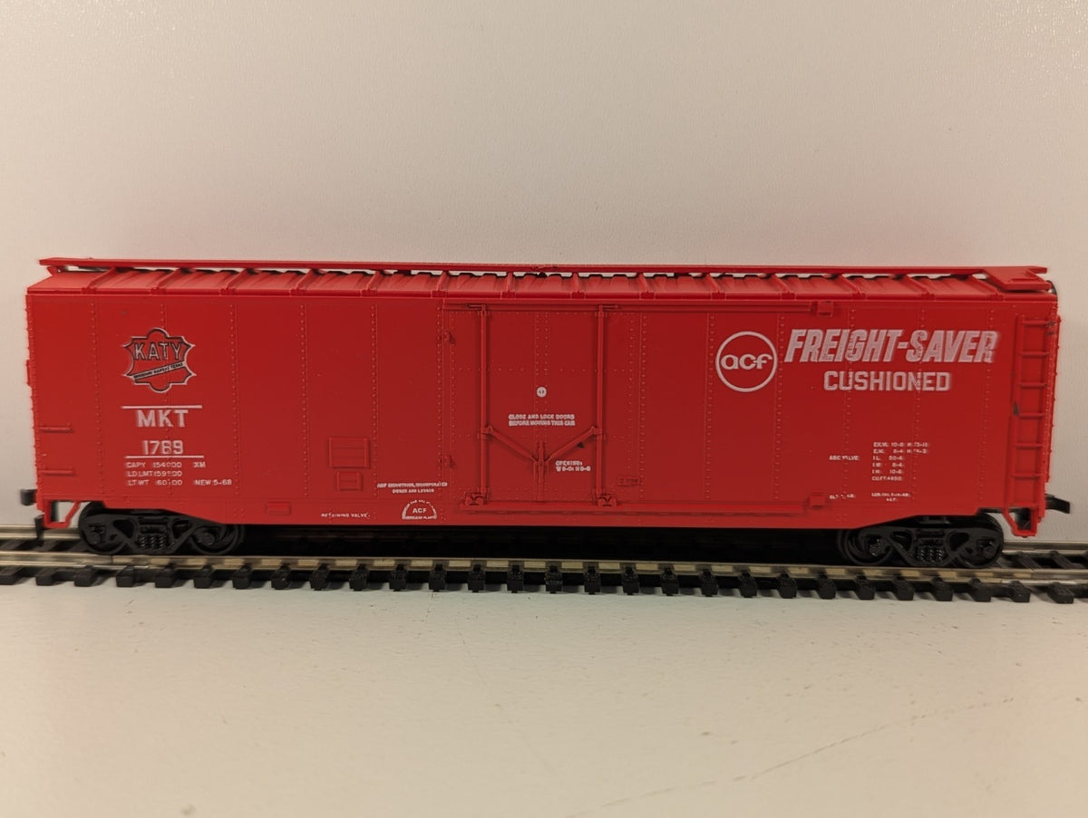 Athearn HO Gauge MKT Katy 50ft Plug Door Boxcar 1789