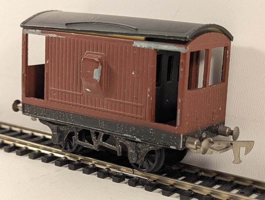 Graham Farish NE Brown 20T Brake Van
