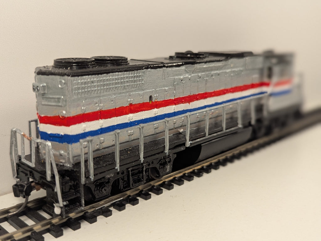 Life-Like HO Gauge GP38 Diesel Locomotive – Repainted